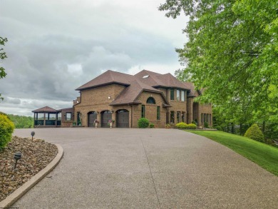 Welcome to your dream lakefront home! This stunning 5-bedroom, 4 on Mountain View Golf Course in West Virginia - for sale on GolfHomes.com, golf home, golf lot