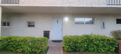 ***SELLER MOTIVATED***Charming 2-Bed, 2-Bath First-Floor Condo on Hollybrook Golf and Tennis Club  in Florida - for sale on GolfHomes.com, golf home, golf lot
