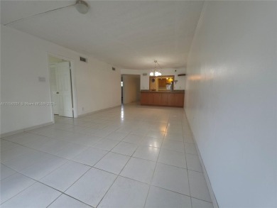 ***SELLER MOTIVATED***Charming 2-Bed, 2-Bath First-Floor Condo on Hollybrook Golf and Tennis Club  in Florida - for sale on GolfHomes.com, golf home, golf lot