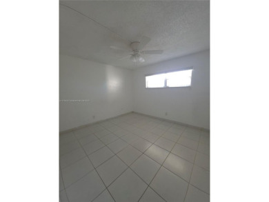 ***SELLER MOTIVATED***Charming 2-Bed, 2-Bath First-Floor Condo on Hollybrook Golf and Tennis Club  in Florida - for sale on GolfHomes.com, golf home, golf lot