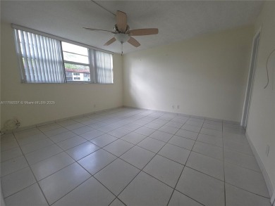 ***SELLER MOTIVATED***Charming 2-Bed, 2-Bath First-Floor Condo on Hollybrook Golf and Tennis Club  in Florida - for sale on GolfHomes.com, golf home, golf lot
