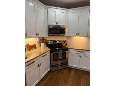 This beautiful, well maintained, 2,476 sqft home features a on Grand National Golf Course in Alabama - for sale on GolfHomes.com, golf home, golf lot