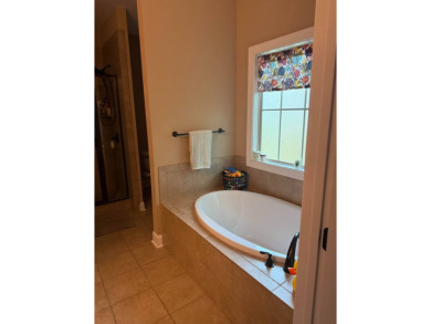This beautiful, well maintained, 2,476 sqft home features a on Grand National Golf Course in Alabama - for sale on GolfHomes.com, golf home, golf lot