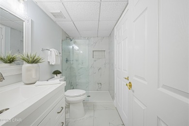 Welcome to your peaceful retreat in The Glades -- a beautifully on Hombre Golf Club in Florida - for sale on GolfHomes.com, golf home, golf lot