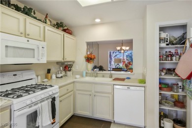 Nicely maintained 2-bedroom, 2-bath, 1,179 sq. ft. Carlsbad on Highland Falls Golf Club in Nevada - for sale on GolfHomes.com, golf home, golf lot