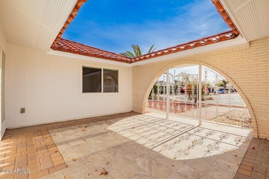 Meticulously cared for and move-in ready! Situated on a large on Pebblebrook Golf Course in Arizona - for sale on GolfHomes.com, golf home, golf lot