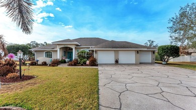 Don't miss out on this very well-kept pool home in the Golf on Golf Hammock Country Club in Florida - for sale on GolfHomes.com, golf home, golf lot