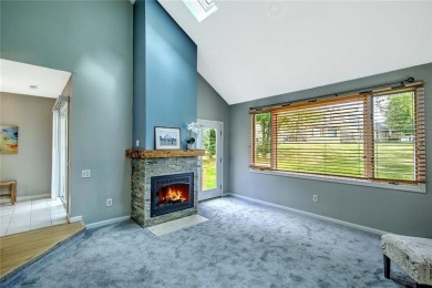 Exceptional 2 bed, 2 1/2 bath townhouse in the popular on Louisquisset Golf Club in Rhode Island - for sale on GolfHomes.com, golf home, golf lot