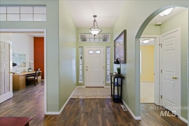 Beautifully maintained single-level home on a desirable corner on Lakeview Golf Club in Idaho - for sale on GolfHomes.com, golf home, golf lot