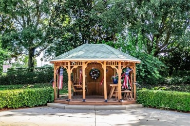 YOU DON'T WANT TO MISS THIS ONE! THESE HIGHLY DESIRED VILLAS IN on Country Club of Sebring in Florida - for sale on GolfHomes.com, golf home, golf lot