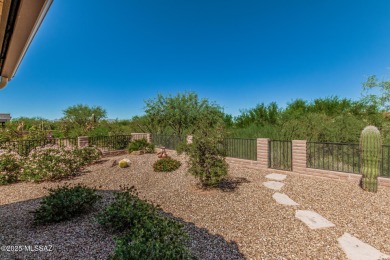 Step into the easy pace of Quail Creek living in this inviting on Quail Creek Country Club  in Arizona - for sale on GolfHomes.com, golf home, golf lot