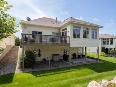 Beautifully Updated Detached Townhome on the Wilds 12th hole on The Wilds Golf Club in Minnesota - for sale on GolfHomes.com, golf home, golf lot