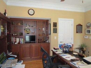 Beautiful Home and yard for Sale in Albemarle Plantation, a on Sound Golf Links at Albemarle Plantation in North Carolina - for sale on GolfHomes.com, golf home, golf lot