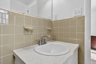 Charming home in Kenwood subdivision!
Welcome to this on Fort Walton Beach Golf Course in Florida - for sale on GolfHomes.com, golf home, golf lot