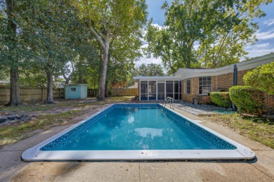 Charming home in Kenwood subdivision!
Welcome to this on Fort Walton Beach Golf Course in Florida - for sale on GolfHomes.com, golf home, golf lot