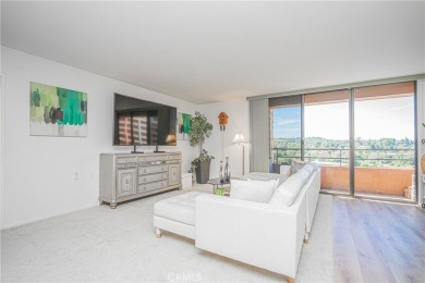 Welcome to this spectacular 2 bedroom, 2 bathroom view home at on Leisure Village Par 3 Golf Course in California - for sale on GolfHomes.com, golf home, golf lot