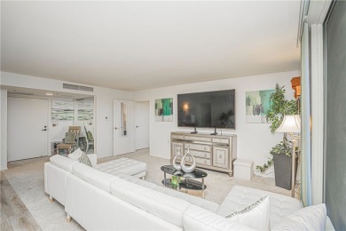 Welcome to this spectacular 2 bedroom, 2 bathroom view home at on Leisure Village Par 3 Golf Course in California - for sale on GolfHomes.com, golf home, golf lot