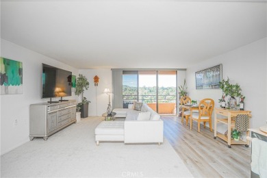 Welcome to this spectacular 2 bedroom, 2 bathroom view home at on Leisure Village Par 3 Golf Course in California - for sale on GolfHomes.com, golf home, golf lot