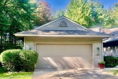 Move in ready 3 bedroom, 2.5 bath Just off The Green condo! This on Oak Ridge Golf Club in Michigan - for sale on GolfHomes.com, golf home, golf lot