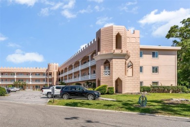 Beautifully updated 2/2 END UNIT on one of the largest 55+ on On Top Of The World Golf Course in Florida - for sale on GolfHomes.com, golf home, golf lot