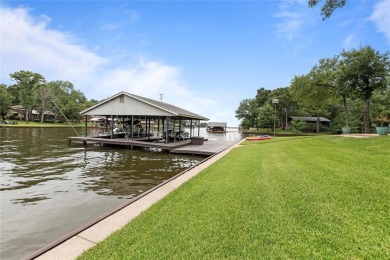 This exceptional property offers 352 feet of platted waterfront on Pinnacle Golf and Boat Club in Texas - for sale on GolfHomes.com, golf home, golf lot
