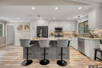 NEW ROOF JANUARY 2026!! Discover your slice of paradise in this on Hide-A-Way Lake Golf Course in Texas - for sale on GolfHomes.com, golf home, golf lot