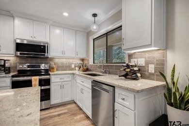 NEW ROOF JANUARY 2026!! Discover your slice of paradise in this on Hide-A-Way Lake Golf Course in Texas - for sale on GolfHomes.com, golf home, golf lot