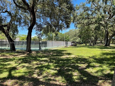 Great 3 bedrooms /2 bath, with 1124 sqft, great layout. Ceramic on Pine Island Ridge Country Club in Florida - for sale on GolfHomes.com, golf home, golf lot