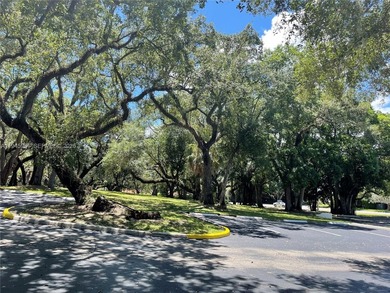 Great 3 bedrooms /2 bath, with 1124 sqft, great layout. Ceramic on Pine Island Ridge Country Club in Florida - for sale on GolfHomes.com, golf home, golf lot