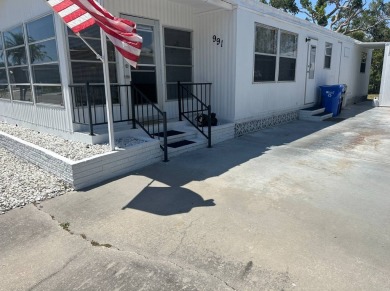 991 Haiti E Venice FL  34285  Bay Indies 55+ Mobile Home on Bird Bay Executive Golf Club in Florida - for sale on GolfHomes.com, golf home, golf lot