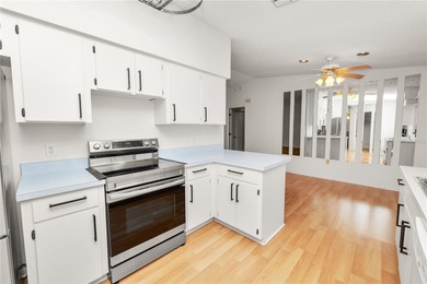 Welcome to this well maintained 2 bedroom, 2 bath home located on Highland Fairways Golf Club in Florida - for sale on GolfHomes.com, golf home, golf lot