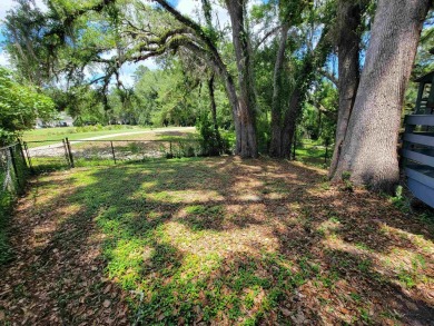 Fabulous move in ready townhome with golf course views.  Both on Hilaman Park Golf Course in Florida - for sale on GolfHomes.com, golf home, golf lot