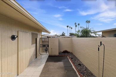 Welcome home to easy, active living in Sun City, Arizona! This on Sun City-Willow Creek / Willow Brook  in Arizona - for sale on GolfHomes.com, golf home, golf lot