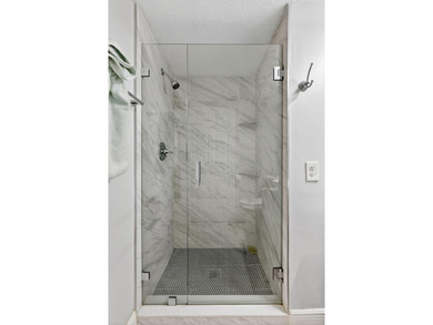 This beautifully redone two-bedroom, two-bath condo offers a on Hunters Run Golf and Country Club in Florida - for sale on GolfHomes.com, golf home, golf lot