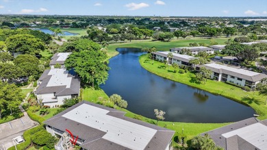 This beautifully redone two-bedroom, two-bath condo offers a on Hunters Run Golf and Country Club in Florida - for sale on GolfHomes.com, golf home, golf lot