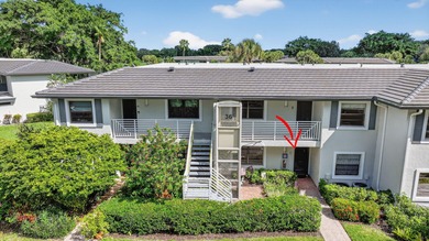 This beautifully redone two-bedroom, two-bath condo offers a on Hunters Run Golf and Country Club in Florida - for sale on GolfHomes.com, golf home, golf lot