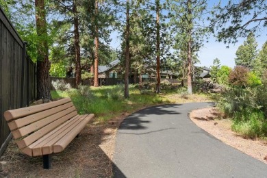 Rare single story end-unit townhome in coveted Stonegate on The Old Back Nine At Mountain High in Oregon - for sale on GolfHomes.com, golf home, golf lot