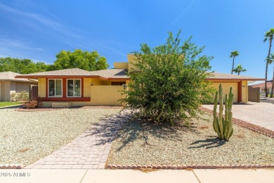Nestled in the heart of Sun City West, this well maintained on Briarwood Country Club in Arizona - for sale on GolfHomes.com, golf home, golf lot