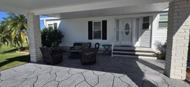 **MOTIVATED SELLER** - ALL REASONABLE OFFERS CONSIDERED! UPDATED on Schalamar Creek Golf and Country Club in Florida - for sale on GolfHomes.com, golf home, golf lot