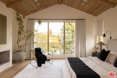 Contemporary architecture meets minimalist organic finishes in on Lakeside Golf Club in California - for sale on GolfHomes.com, golf home, golf lot