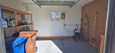 **MOTIVATED SELLER** - ALL REASONABLE OFFERS CONSIDERED! UPDATED on Schalamar Creek Golf and Country Club in Florida - for sale on GolfHomes.com, golf home, golf lot