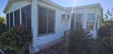 **MOTIVATED SELLER** - ALL REASONABLE OFFERS CONSIDERED! UPDATED on Schalamar Creek Golf and Country Club in Florida - for sale on GolfHomes.com, golf home, golf lot