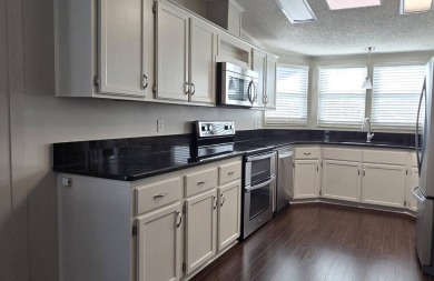 **MOTIVATED SELLER** - ALL REASONABLE OFFERS CONSIDERED! UPDATED on Schalamar Creek Golf and Country Club in Florida - for sale on GolfHomes.com, golf home, golf lot