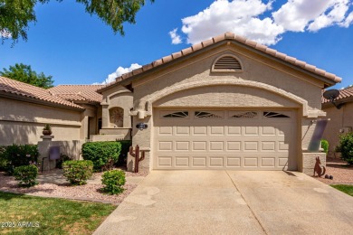 Charming Villa offers 3 bedrooms, 2 baths, & 2-car garage. The on Oakwood Golf Club  in Arizona - for sale on GolfHomes.com, golf home, golf lot