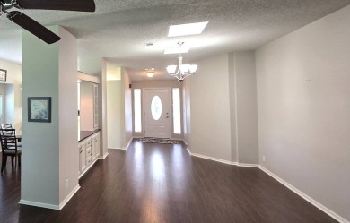**MOTIVATED SELLER** - ALL REASONABLE OFFERS CONSIDERED! UPDATED on Schalamar Creek Golf and Country Club in Florida - for sale on GolfHomes.com, golf home, golf lot