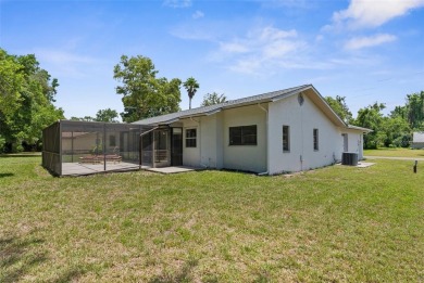 Welcome to this beautifully maintained 3-bedroom, 2-bathroom on Sugarmill Woods Golf and Country Club in Florida - for sale on GolfHomes.com, golf home, golf lot