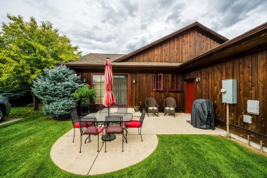 Easy Living in The Powder Horn This turn-key Powder Horn Cottage on The Powder Horn Golf Club - Mountain in Wyoming - for sale on GolfHomes.com, golf home, golf lot