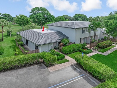 Welcome to this beautifully maintained villa in the exclusive on Hunters Run Golf and Country Club in Florida - for sale on GolfHomes.com, golf home, golf lot