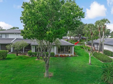 Welcome to this beautifully maintained villa in the exclusive on Hunters Run Golf and Country Club in Florida - for sale on GolfHomes.com, golf home, golf lot