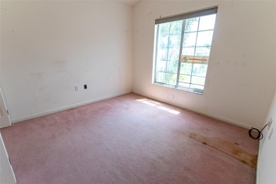 Beautiful 2-Bedroom, 2-Bath Home with Golf Course Views in Ocala on Ocala Palms Golf and Country Club in Florida - for sale on GolfHomes.com, golf home, golf lot